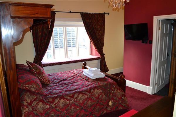 Отель The Red Lion Llangadog Экстерьер фото