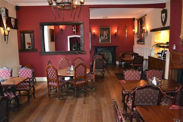 Отель The Red Lion Llangadog Экстерьер фото